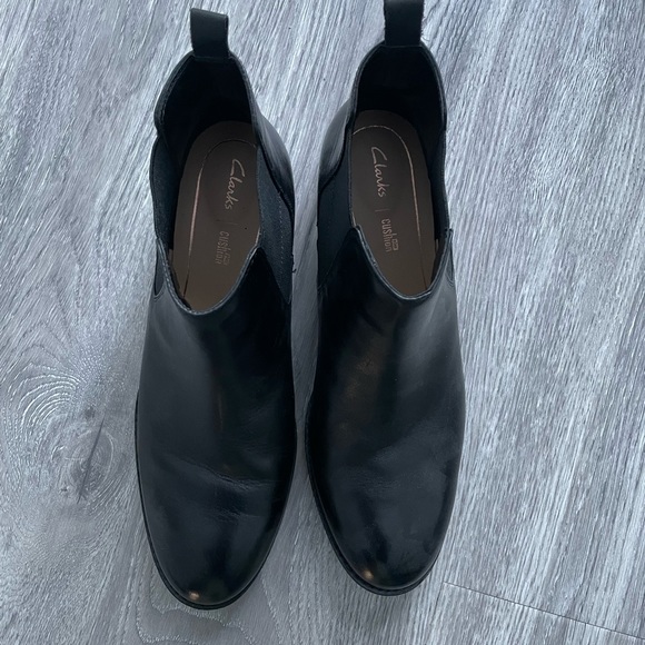 NWOT Clarks Chelsea Boots, 10 - Picture 3 of 4